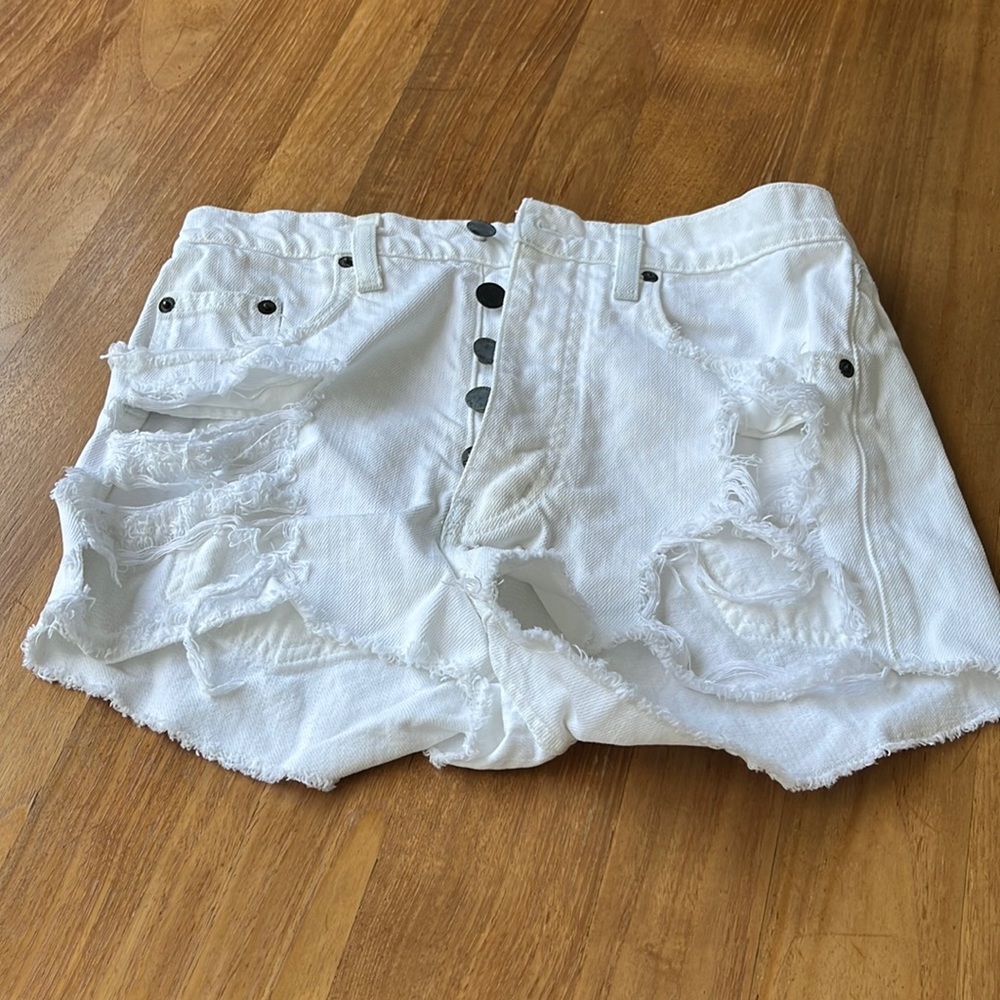 WHITE CARMAR DISTRESSED DENIM SHORTS
